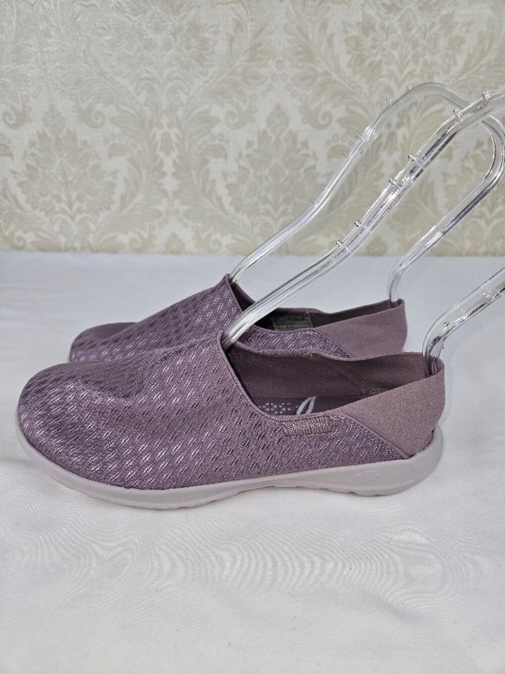 Skechers Size 6 Lavender Air Cooled Yoga Mat Sneakers Textile Upper Lightweight